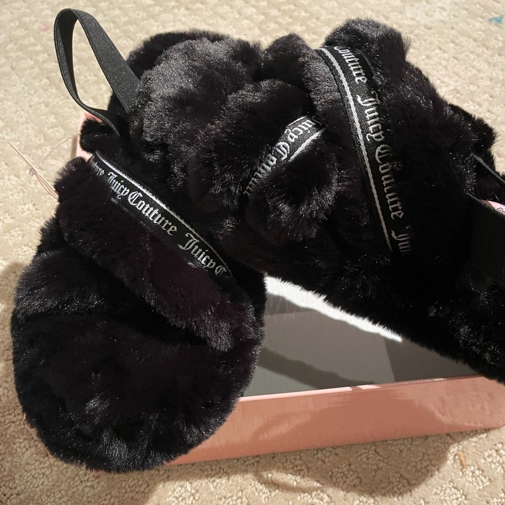 Juicy couture slippers